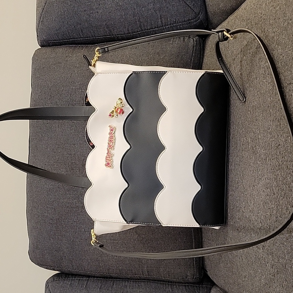 Betsey Johnson Vegan Shoulder Bag Black White Striped Bee Yourself - Picture 2 of 12